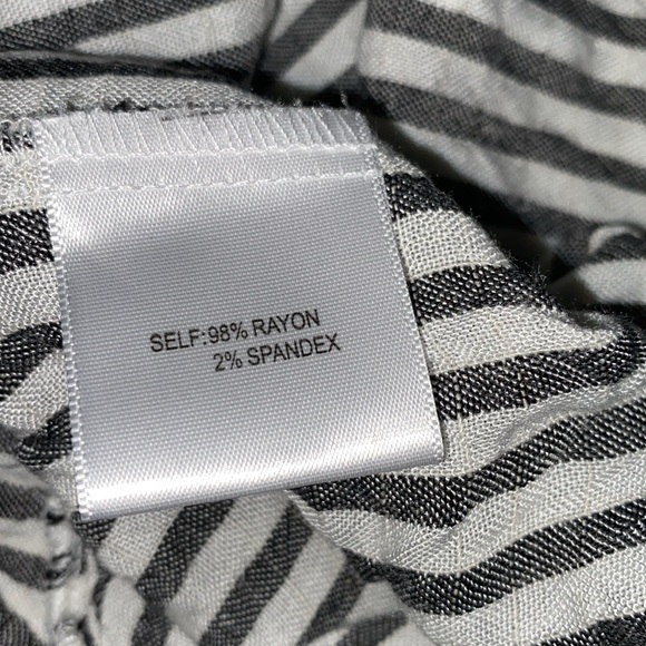 Jane + Delancey gray and white stripe button-down blouse size 2X - Picture 6 of 7